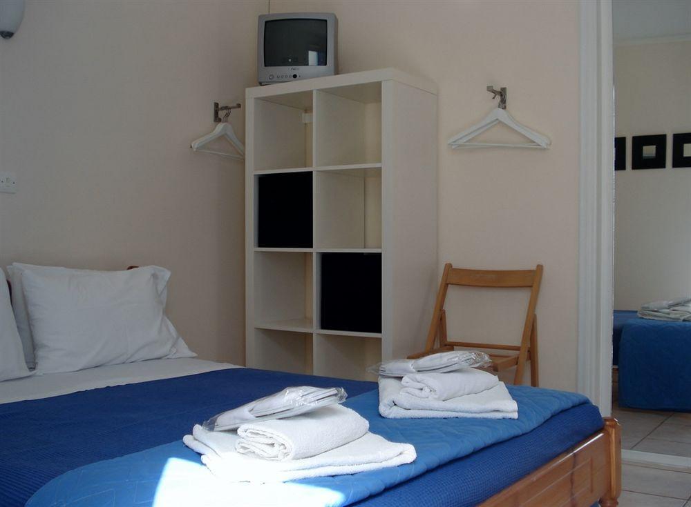 Omega Rooms Анаксос Екстериор снимка